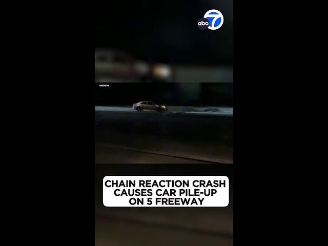 ⁣Chain reaction crash causes car pile-up on 5 freeway