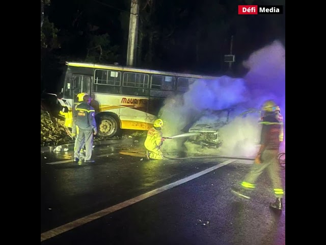 Collision entre un 4x4 et un bus à Eau-Bouillie