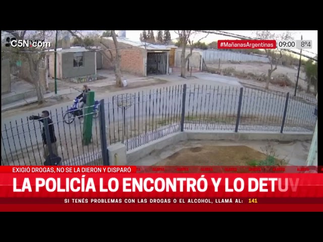 ⁣SAN JUAN: un POLICÍA a los TIROS porque NO le VENDIERON DROGA