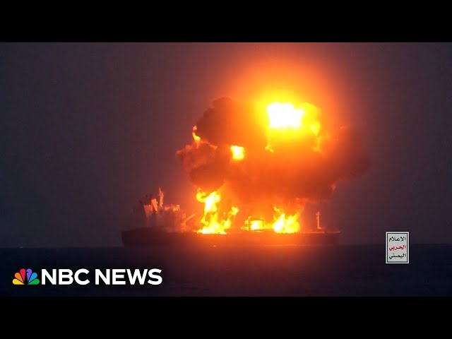 ⁣WATCH: Oil tanker explodes in the Red Sea, Yemen's Houthi rebels say