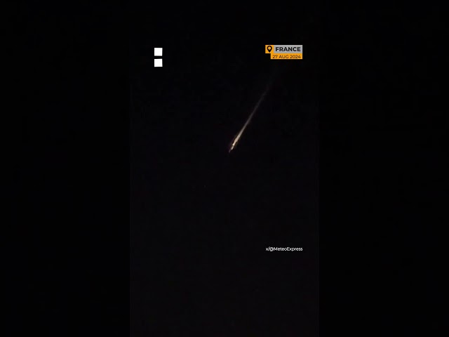 ⁣Starlink satellite falls from the sky | AJ #shorts