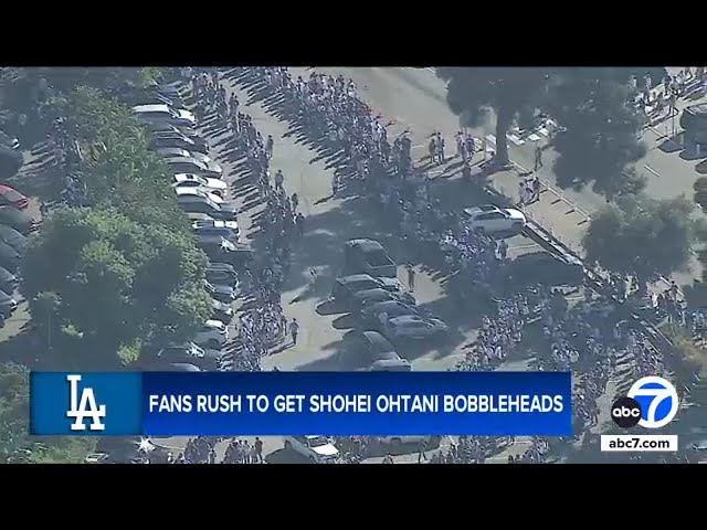 ⁣Dodger fans line up for Shohei Ohtani bobblehead hours before first pitch