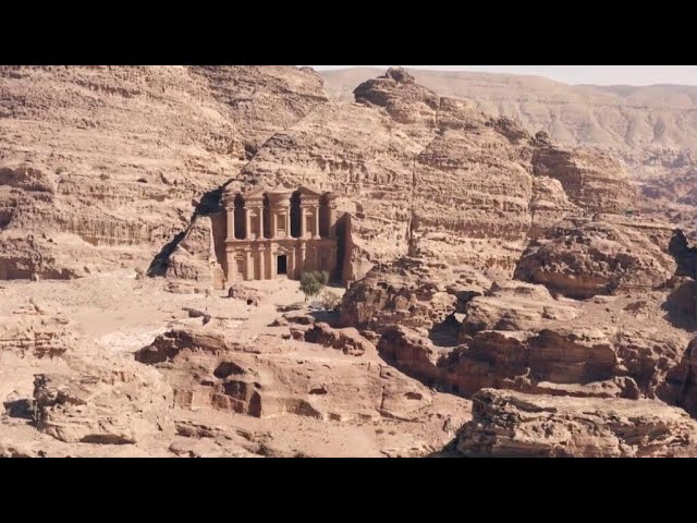 ⁣En Jordanie, les grottes de Pétra menacées par le tourisme de masse • FRANCE 24