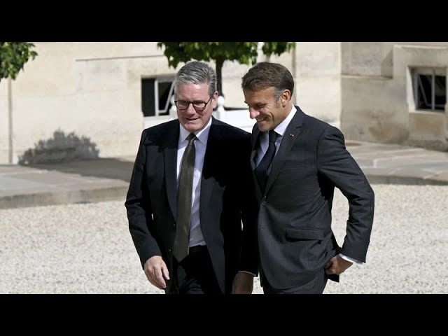 ⁣Starmer meets Macron in a bid to beef up UK-France relations