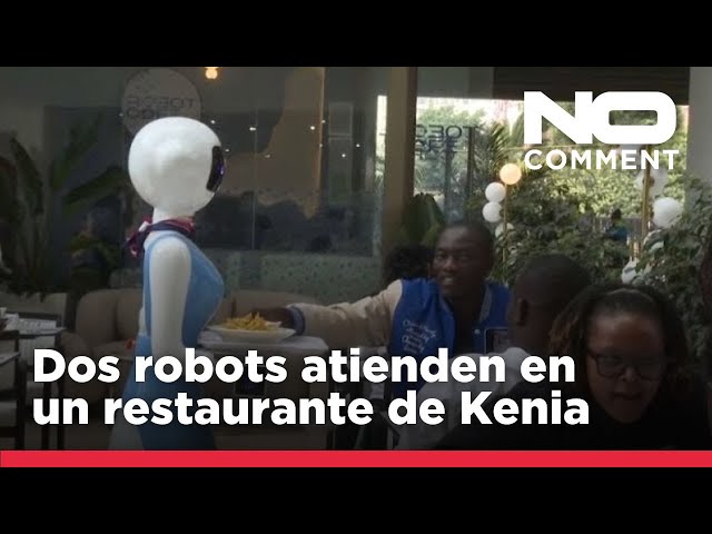 ⁣NO COMMENT: Dos robots atienden a los comensales en un restaurante de Kenia