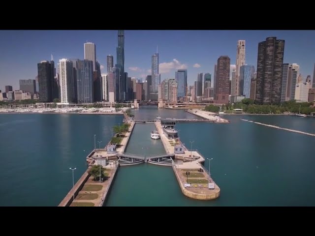 ⁣Behind-the-scenes at the Chicago Harbor Lock