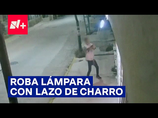 Como si fuera charro; Ladrón se roba lámpara con un lazo en Puebla - N+