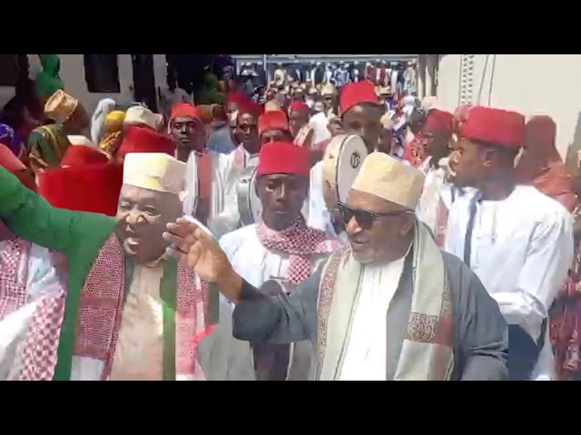 Ambiance à Hahaya avec l'arrivée d'Azali et d'Ambari