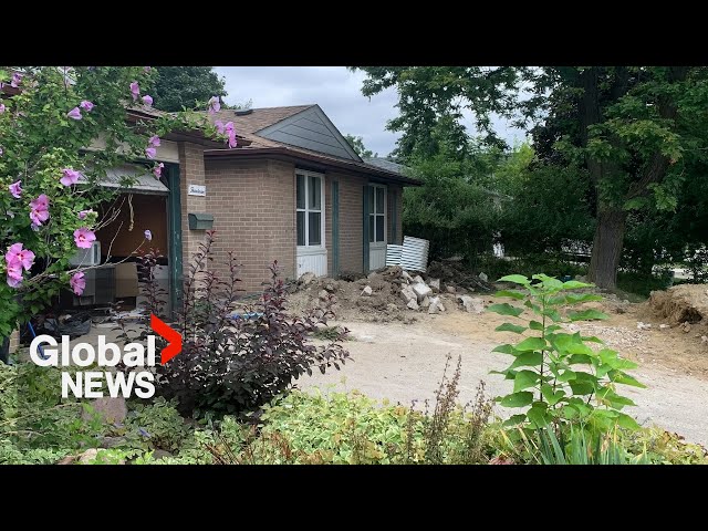 ⁣Ontario home renovation has neighbour feeling like a “prisoner” in her house