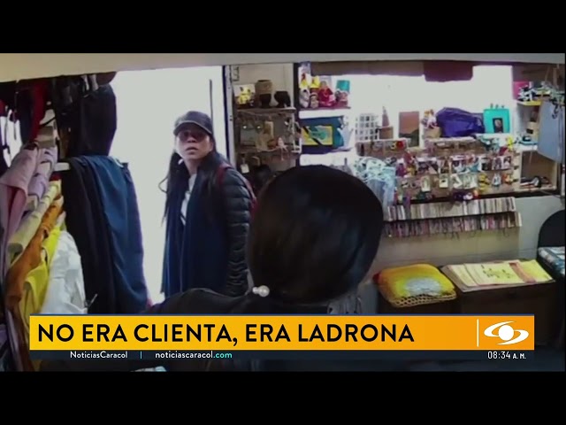 ⁣Se hacen pasar por clientes para robar elementos de valor en locales comerciales