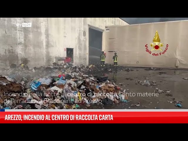 ⁣Arezzo, incendio nel centro di raccolta carta