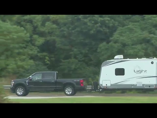 ⁣Labor Day travel: Chicago drivers face traffic and rain as holiday getaways begin