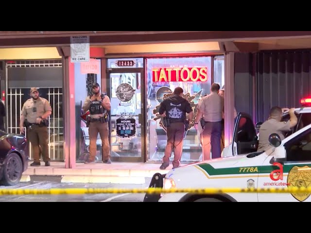 ⁣Asalto a tienda de Tatuajes en Kendall termina en balacera y una persona gravemente herida