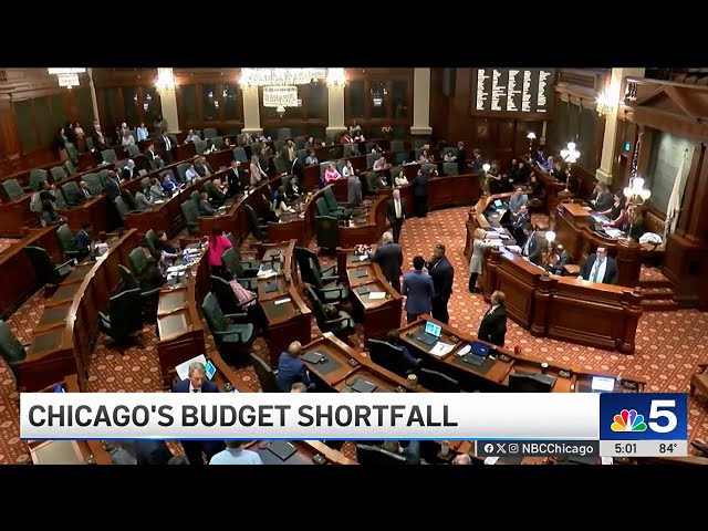 Chicago facing nearly $1 BILLION budget gap in 2025, says Mayor Brandon Johnson