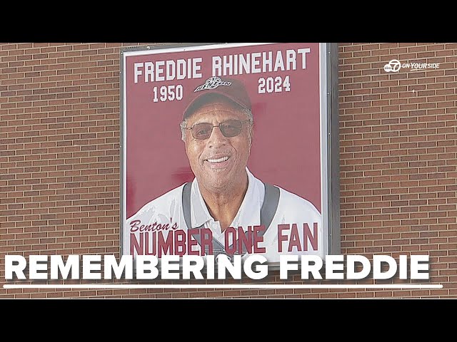 ⁣Benton Panthers honor beloved fan Freddie Rhinehart in season opener