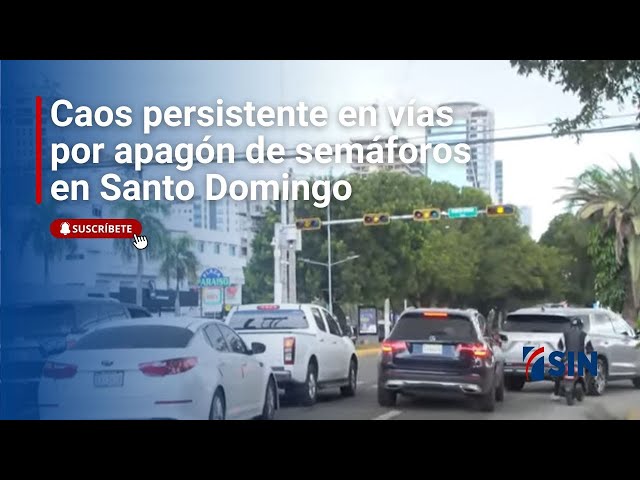 ⁣Caos persistente en vías por apagón de semáforos en avenidas de Santo Domingo