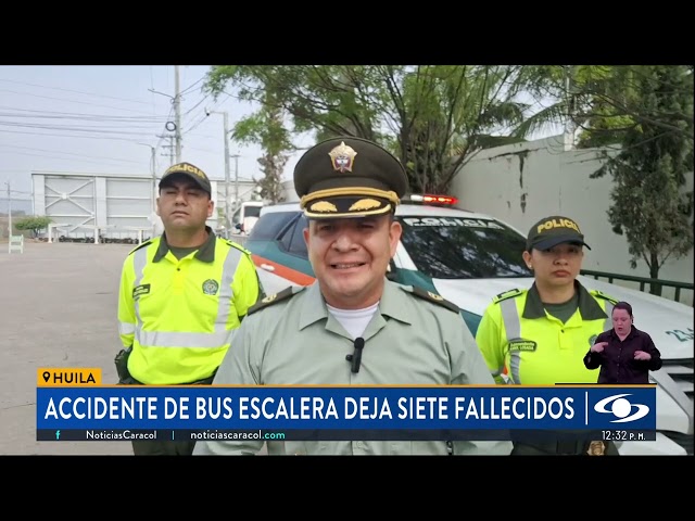 ⁣Dos menores de edad fallecieron en accidente de bus escalera en Huila