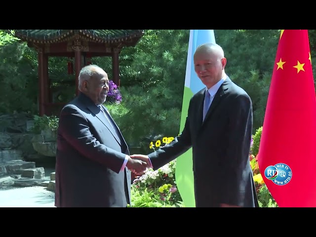 ⁣Le president Guelleh rencontre Mr CAI QI membre éminent du parti communiste Chinois