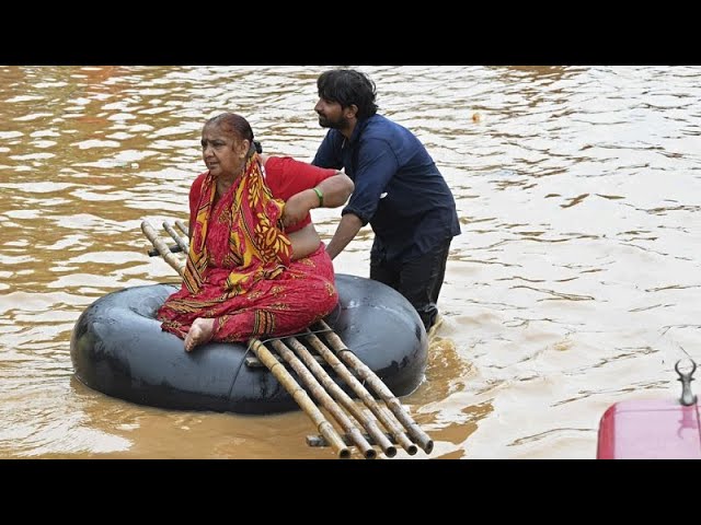 ⁣No Comment :  Les fortes pluies de mousson et les inondations font au moins 33 morts en Inde