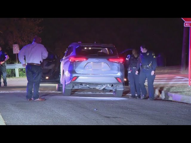 ⁣Dallas Uber driver shot by attempted robbers while picking up customer