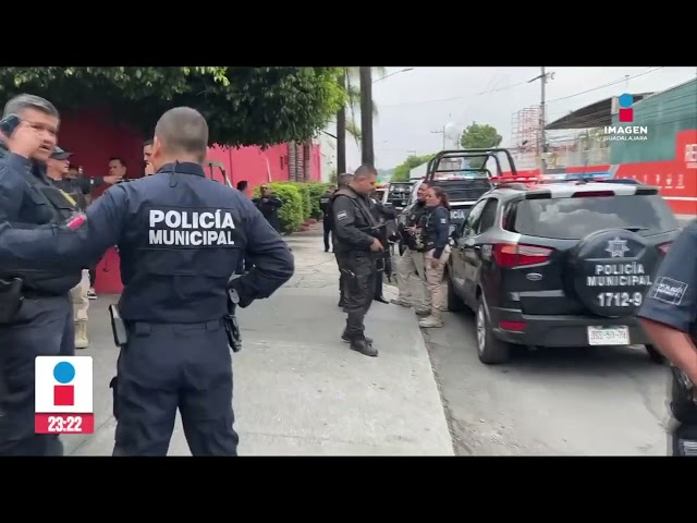 ⁣Rescatan a 80 inmigrantes en Tlaquepaque, Jalisco | Noticias GDL con Rey Suárez