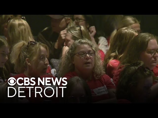 ⁣Rochester Community Schools approves new teacher contract