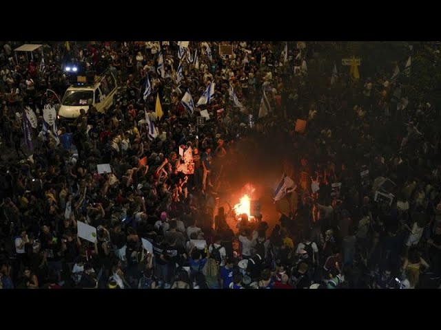 ⁣No Comment : manifestation à Tel-Aviv pour réclamer la libération immédiate des otages de Gaza