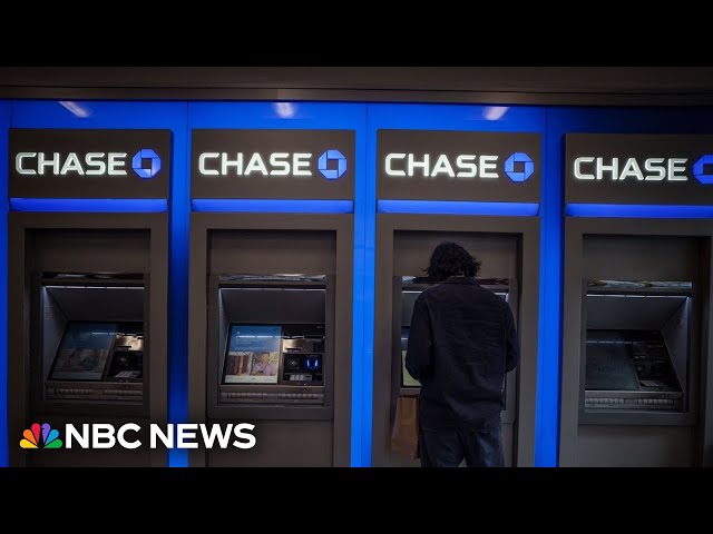 ⁣Chase Bank aware of customers attempted to game ATMs with viral ‘glitch’