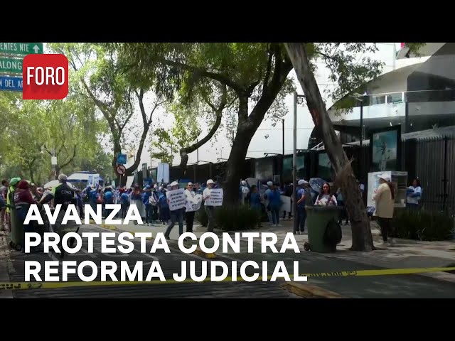 Manifestantes protestan en contra de la reforma al Poder Judicial, cerca del Senado - Paralelo 23