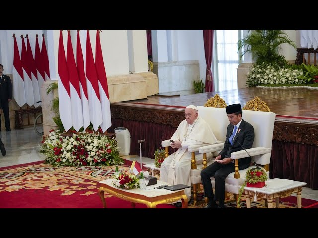 Pope calls on political leaders in Indonesia to guard against religious extremism