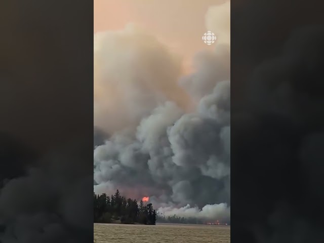 ⁣Sandy Bay encerclée par les flammes