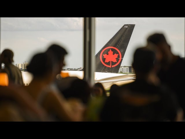 ⁣Travellers caught off guard with Air Canada's new check-in rules