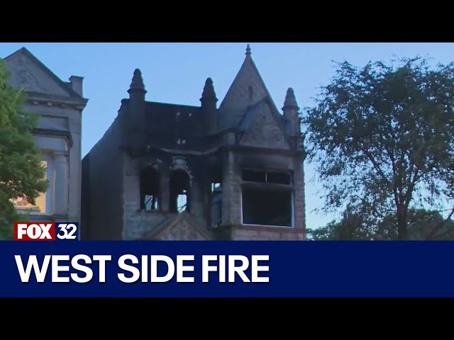 ⁣Fire breaks out at apartment in East Garfield Park