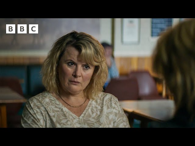 ⁣Daphne wears a wire to try to bring down the Branson family - BBC