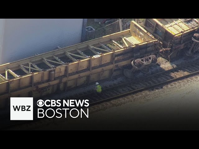 ⁣Massachusetts freight train derails, delaying traffic