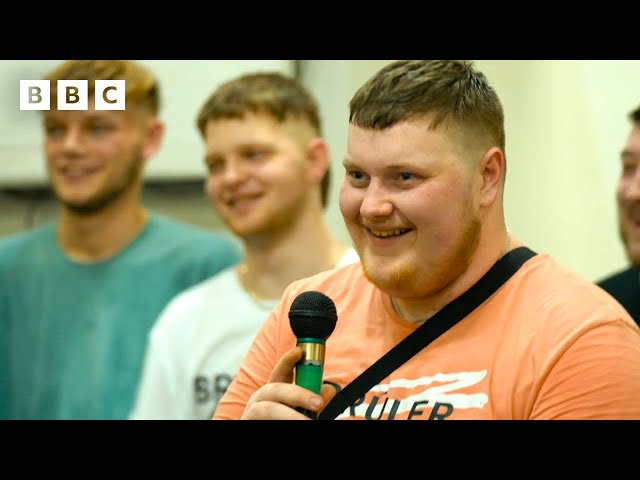 ⁣Freddie Flintoff's team member gives inspiration speech to Indian orphans