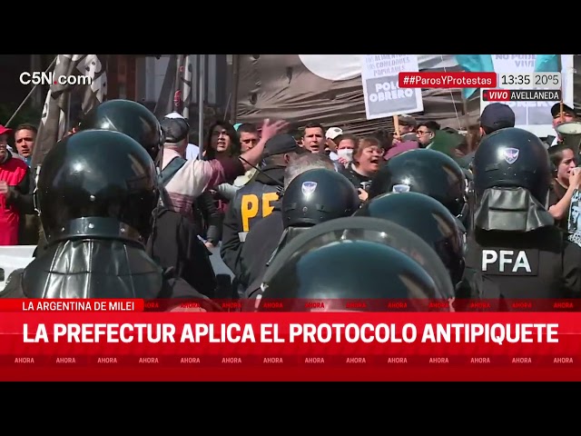 ⁣TENSIÓN en PUENTE PUEYRREDÓN: MARCHA de MOVIMIENTOS SOCIALES y DOBLE CORDÓN POLICIAL en la ZONA