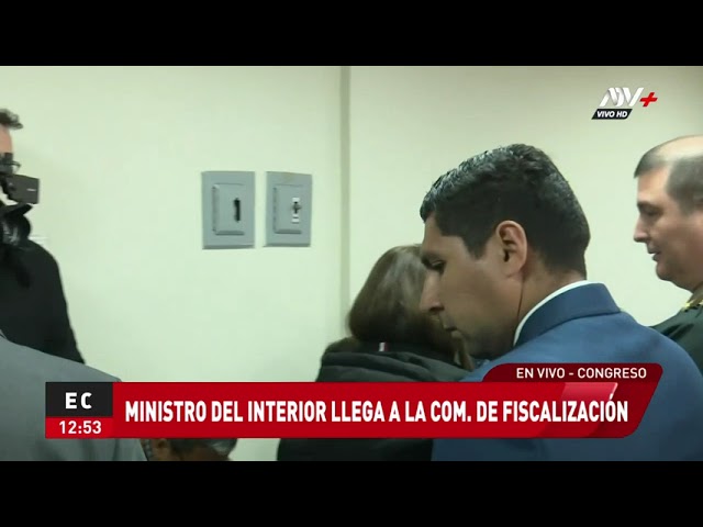 ⁣Ministro del Interior llega a la Comisión de Fiscalización del Congreso