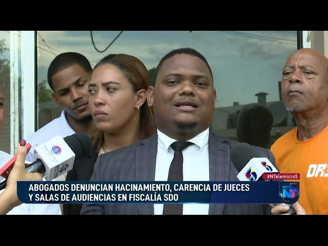 ⁣Abogados denuncian hacinamiento, carencia de jueces y salas de audiencias en fiscalía SDO