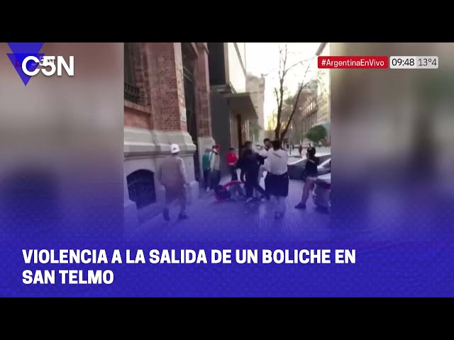 ⁣VIOLENCIA a la SALIDA DE UN BOLICHE en SAN TELMO