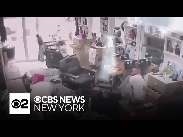 ⁣Bronx barbershop shooting caught on camera