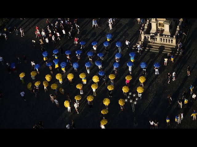 ⁣Simbólica manifestación en Praga para pedir mayor protección para Ucrania