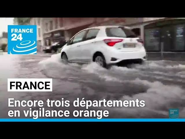 ⁣Encore trois départements en vigilance orange pluie-inondation • FRANCE 24