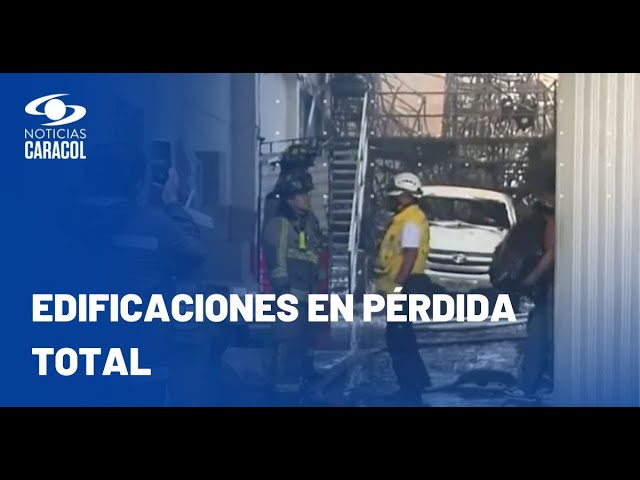 ⁣Incendio en barrio La Florida, occidente de Bogotá, afectó varias edificaciones