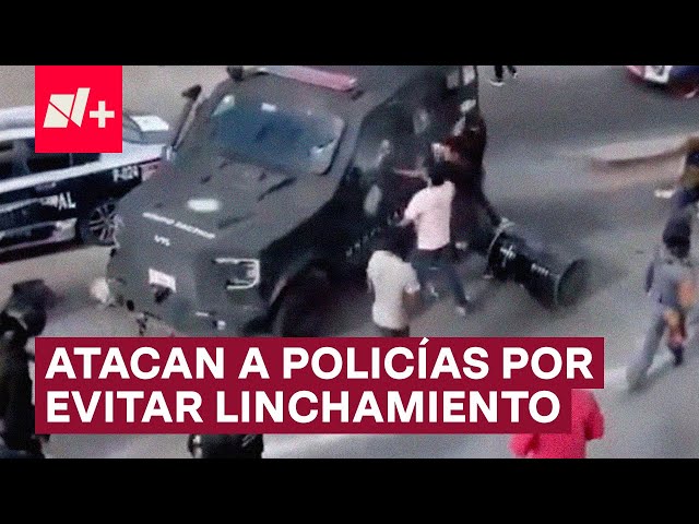 ⁣Policías rescatan a delincuentes que iban a ser linchados en Puebla - N+