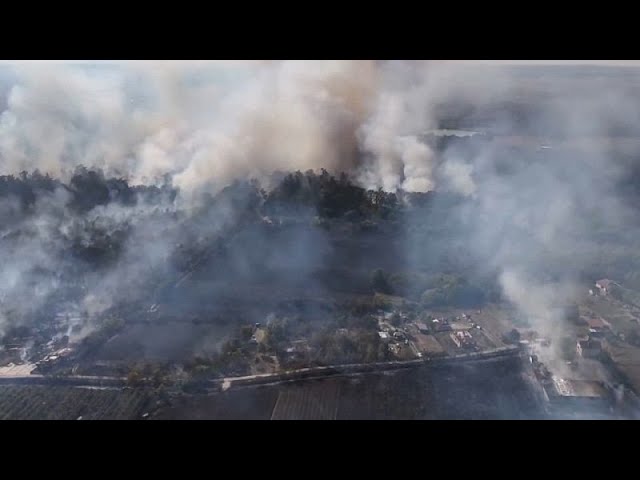 ⁣Tristesse et désolation en Roumanie après l'incendie qui a ravagé une région au nord du pays.