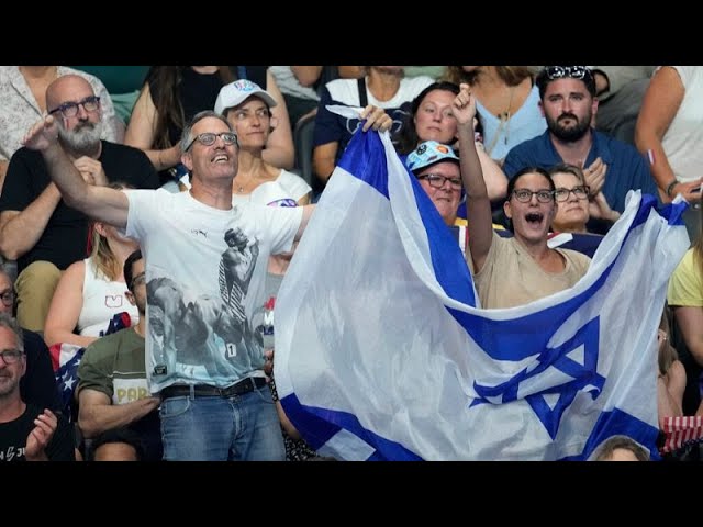 ⁣Israeli Nations League football fans call for end to war