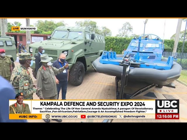 ⁣MUSEVENI INSPECTS THE ARMORY SECTION AT THE KAMPALA DEFENCE & SECURITY EXPO