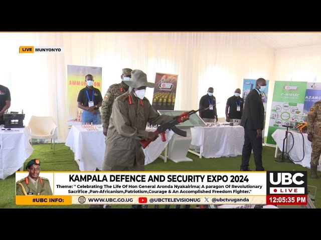 ⁣MUSEVENI SHOWCASES MERCENARY SKILLS WHILE USING FIRE ARMS (AK-47 GUN) IN MUNYONYO