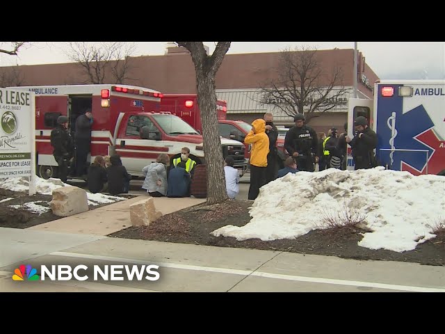 ⁣King Soopers worker describes helping customers flee during shooting